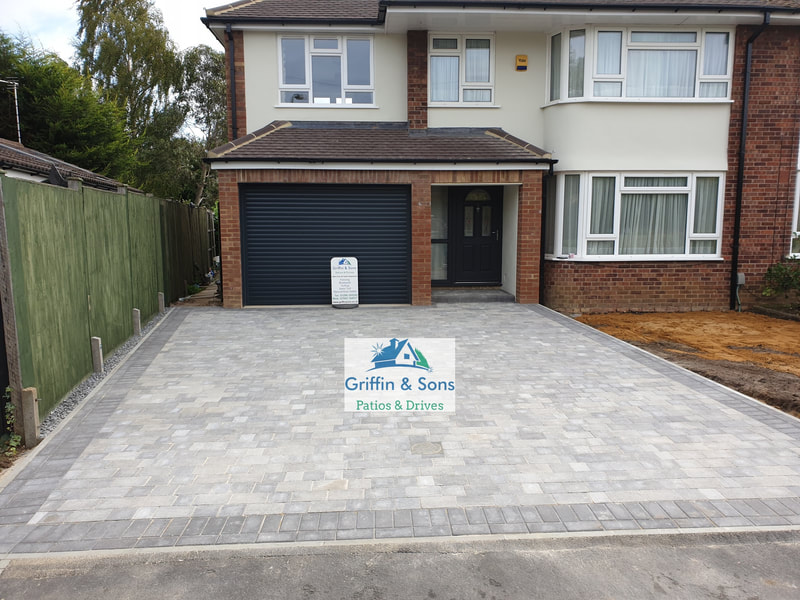 Silver Haze Random Size Paving with Charcoal Boarder 